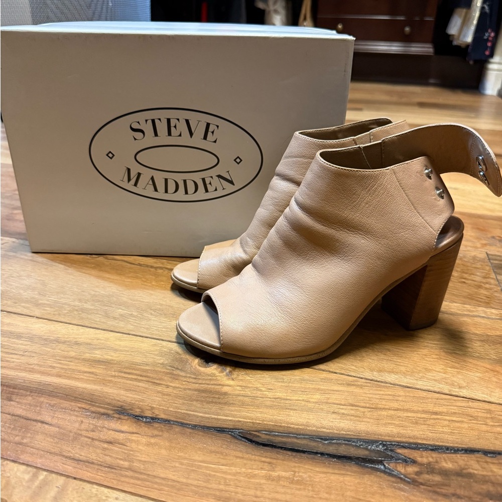 Steve Madden Women's Beige Peep-Toe Heeled Boots